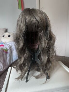 Gray Wavy Synthetic Wig with Bangs